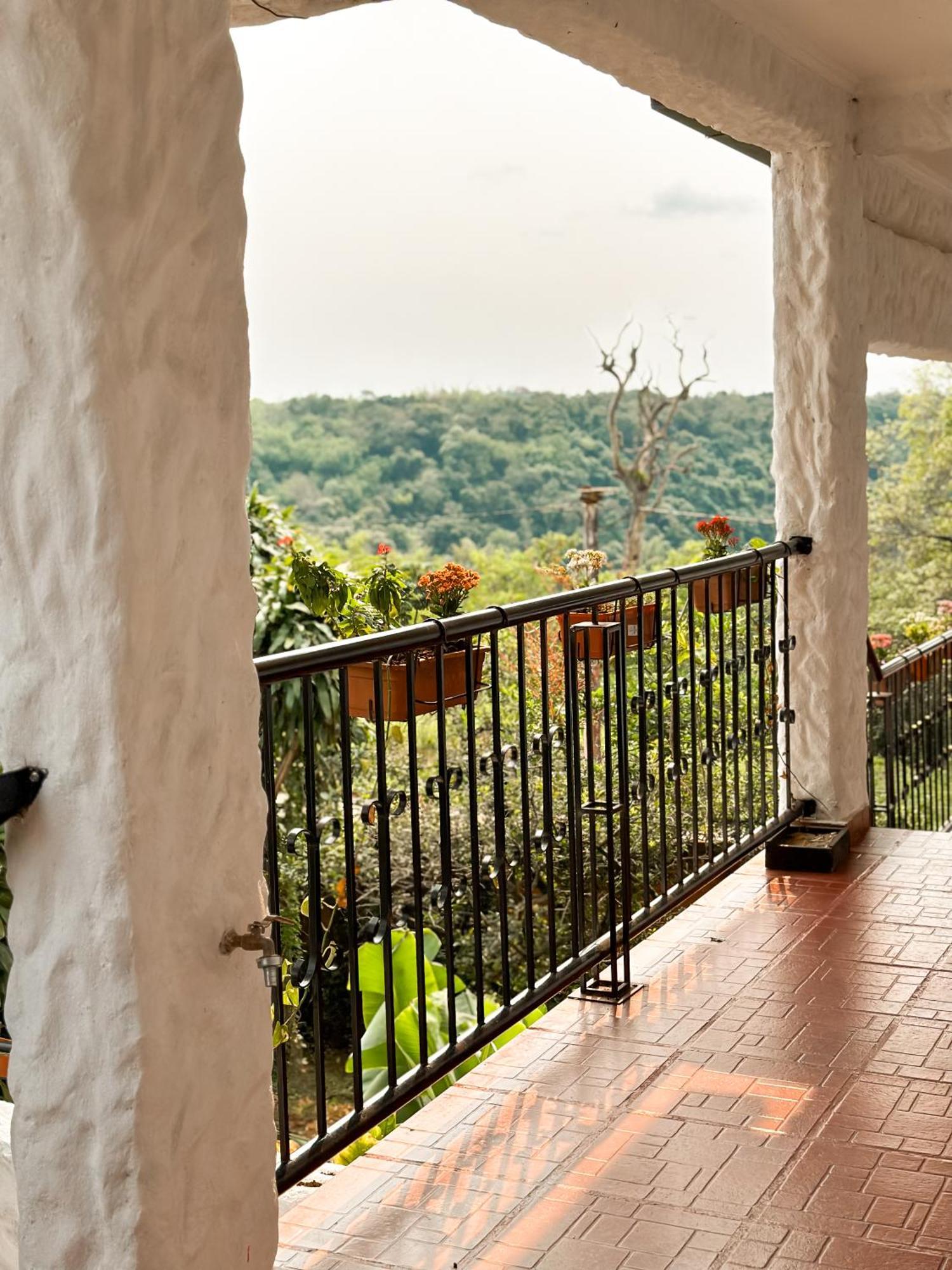 Mediterraneo Suites Puerto Iguazu Exterior photo